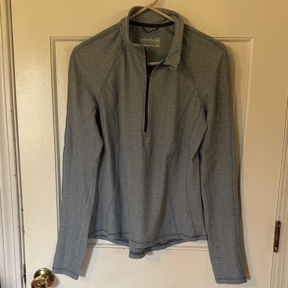 Flattering Avalanche Navy and White Quarter Zip Pullover